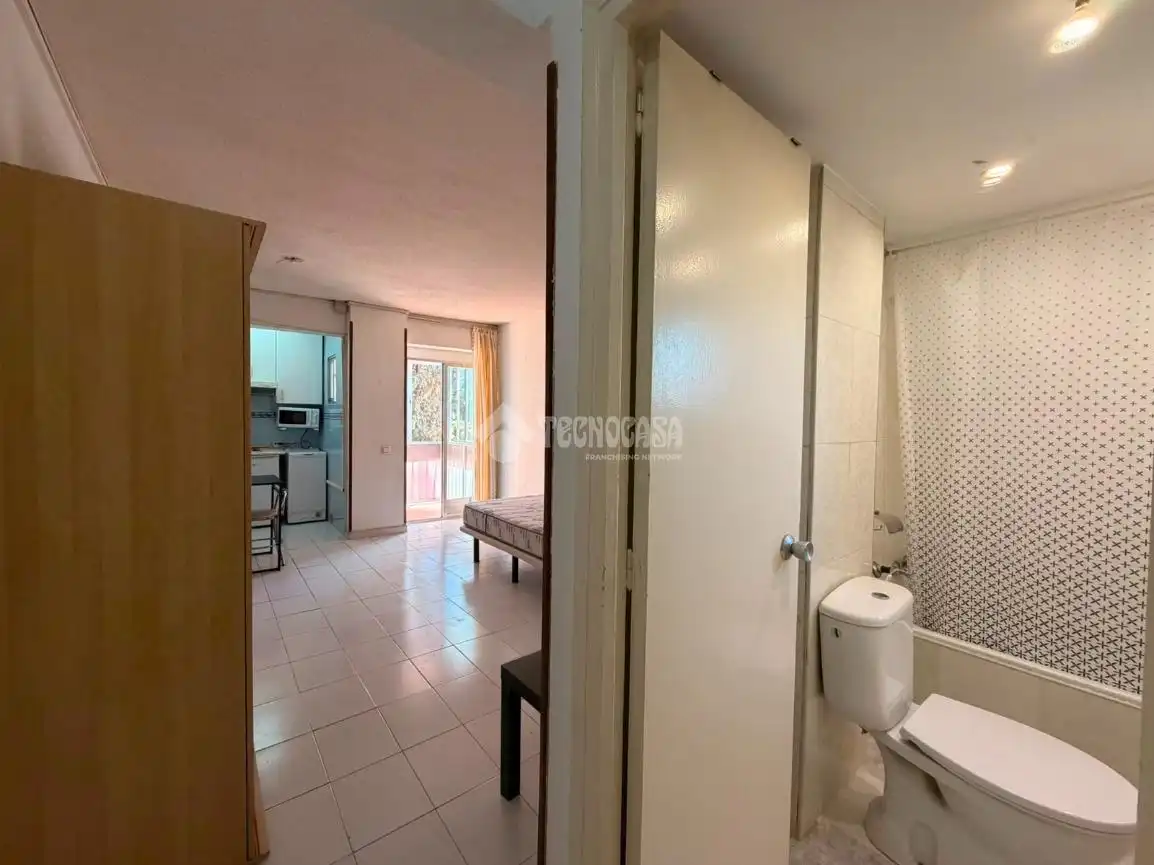 Habitación de Estudio en venta en Madrid con Calefacción y Terraza