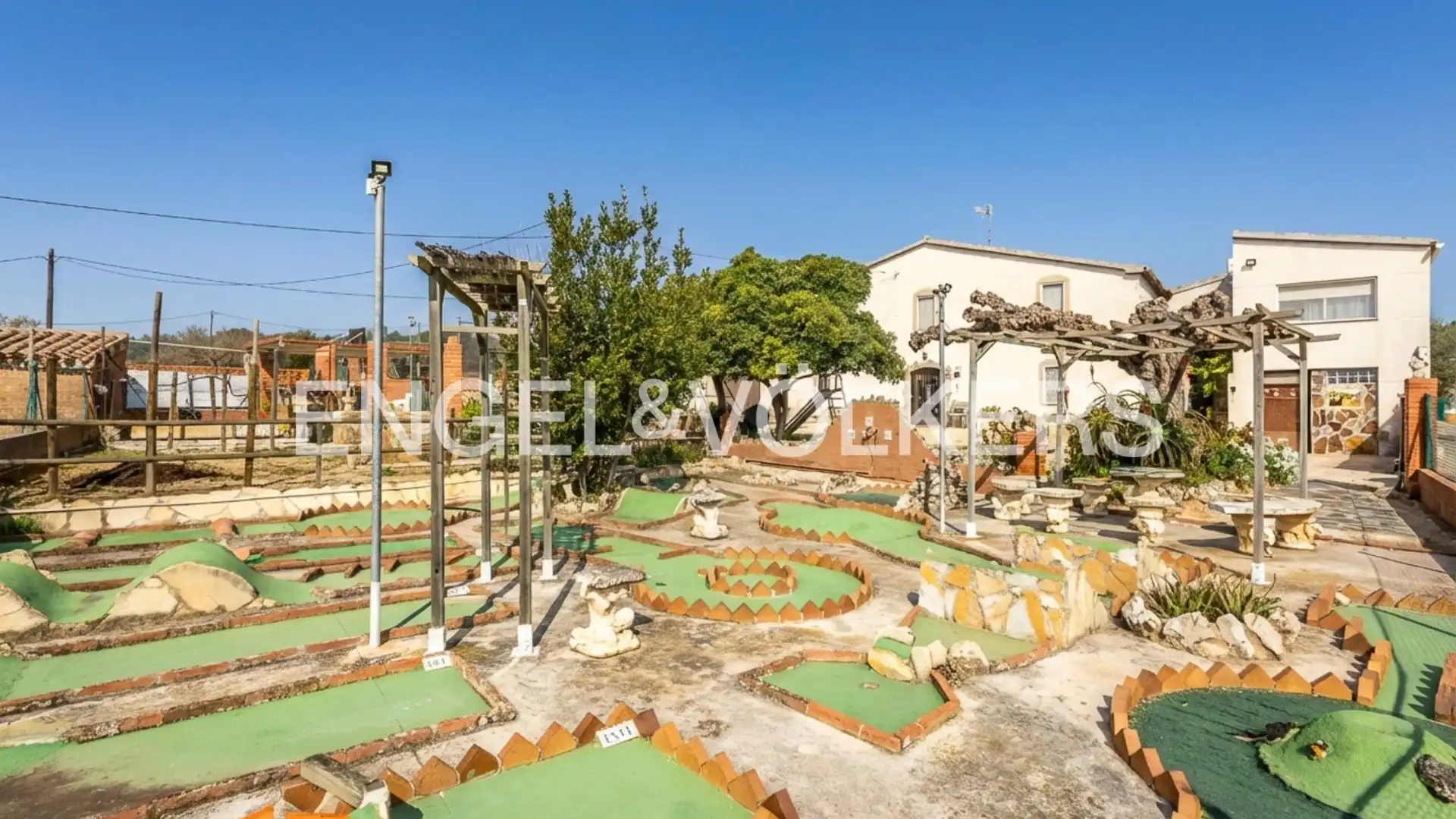 Außenansicht von Haus oder Chalet zum Verkauf in Castellví de la Marca mit Klimaanlage, Heizung und Privatgarten