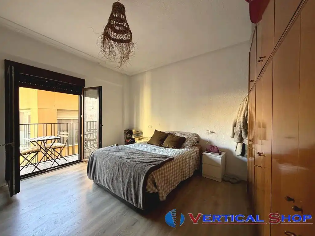 Bedroom of Flat for sale in Villena  with Air Conditioner, Parquet flooring and Balcony