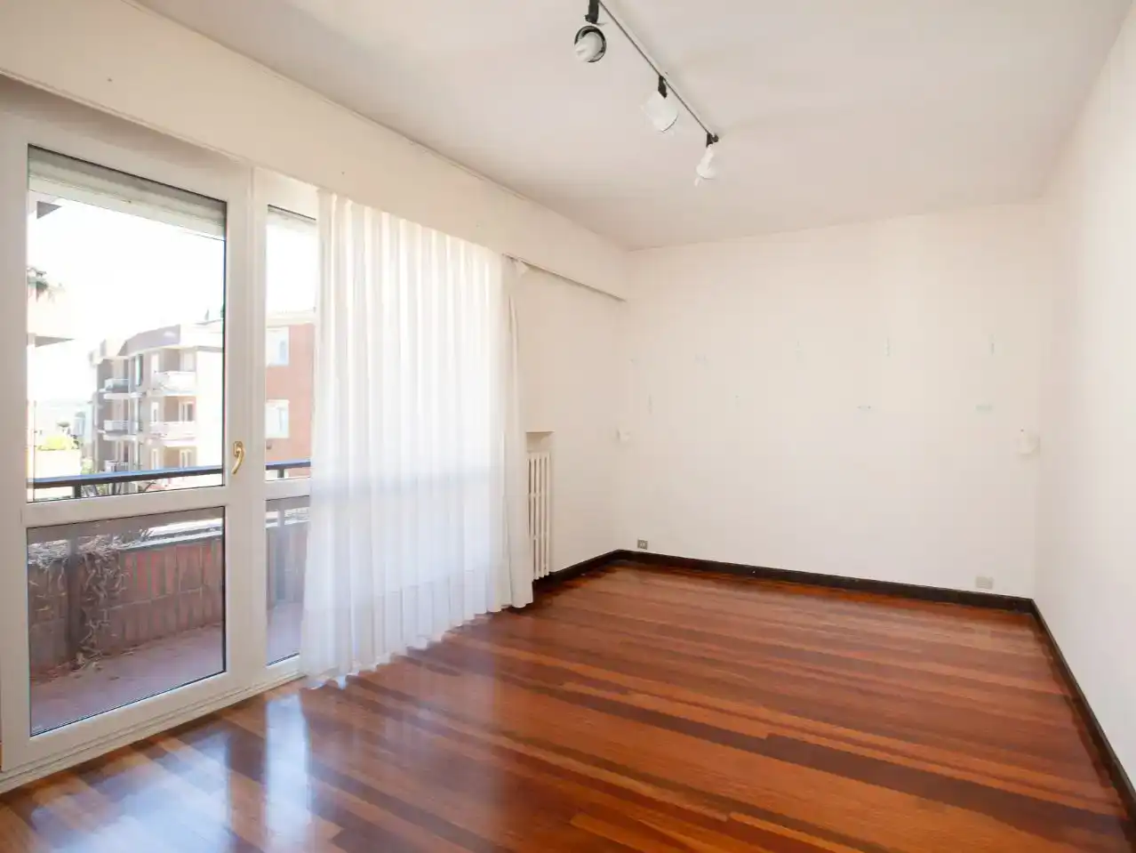 Dormitori de Pis en venda en Getxo  amb Parquet i Balcó