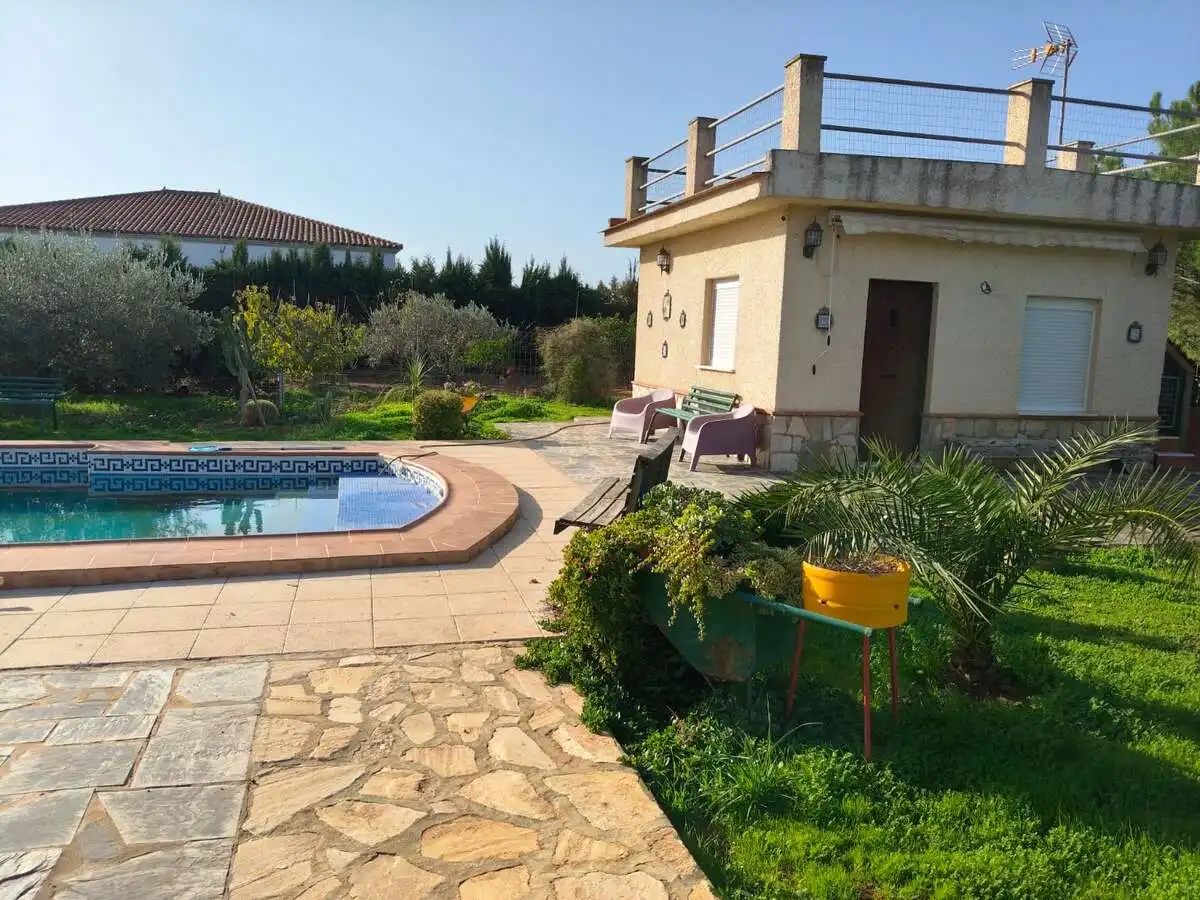 Jardí de Casa o xalet en venda en Sevilla amb Aire condicionat, Traster i Piscina