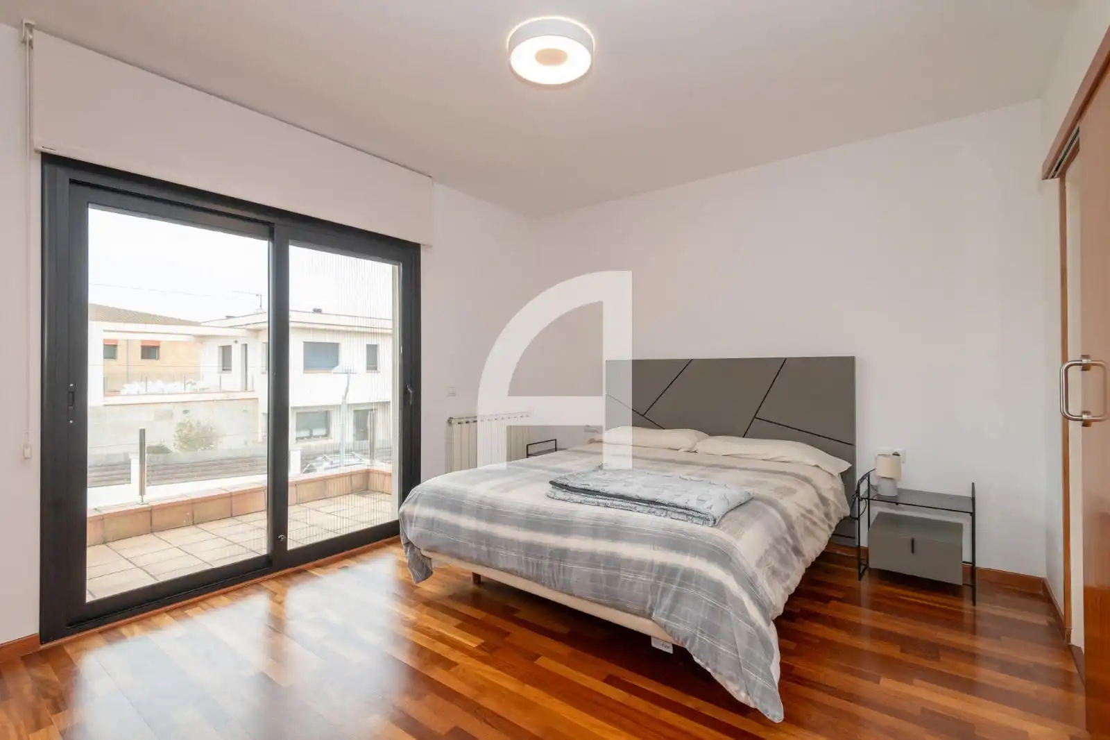 Habitación de Casa o chalet en venta en Sant Julià de Ramis con Aire acondicionado, Calefacción y Jardín privado