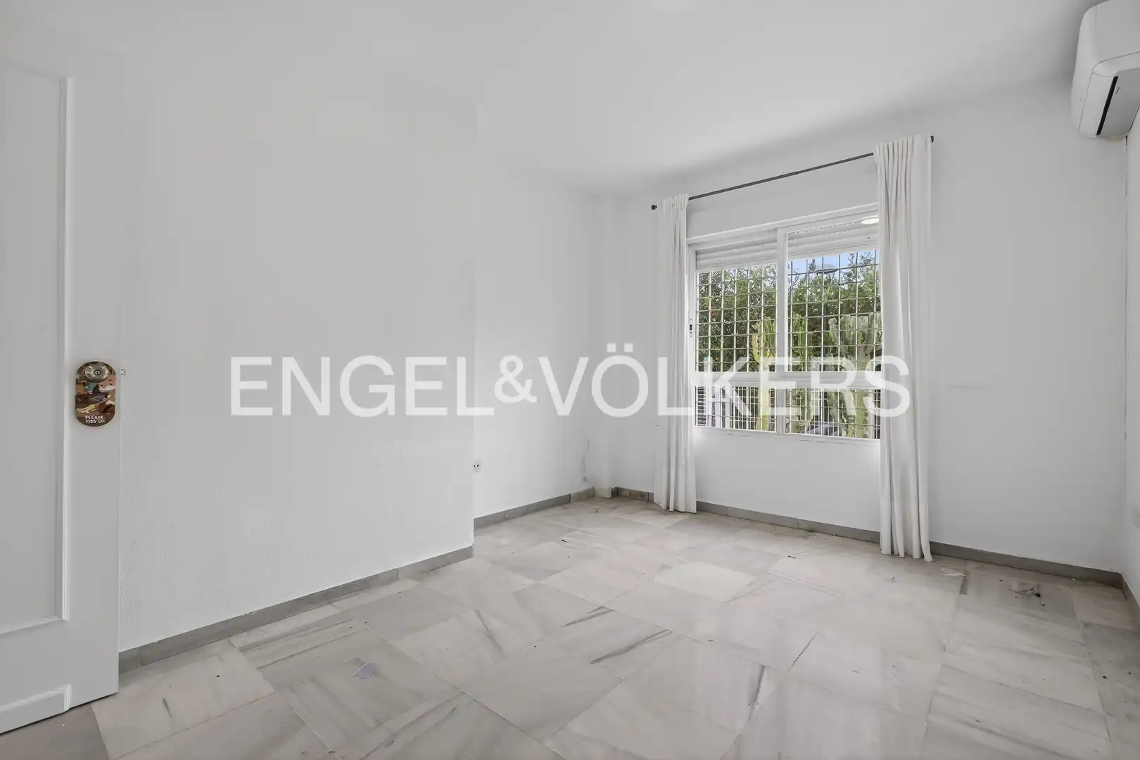 Bedroom of Houses for sale in Tomares  with Air Conditioner, Heating and Private garden