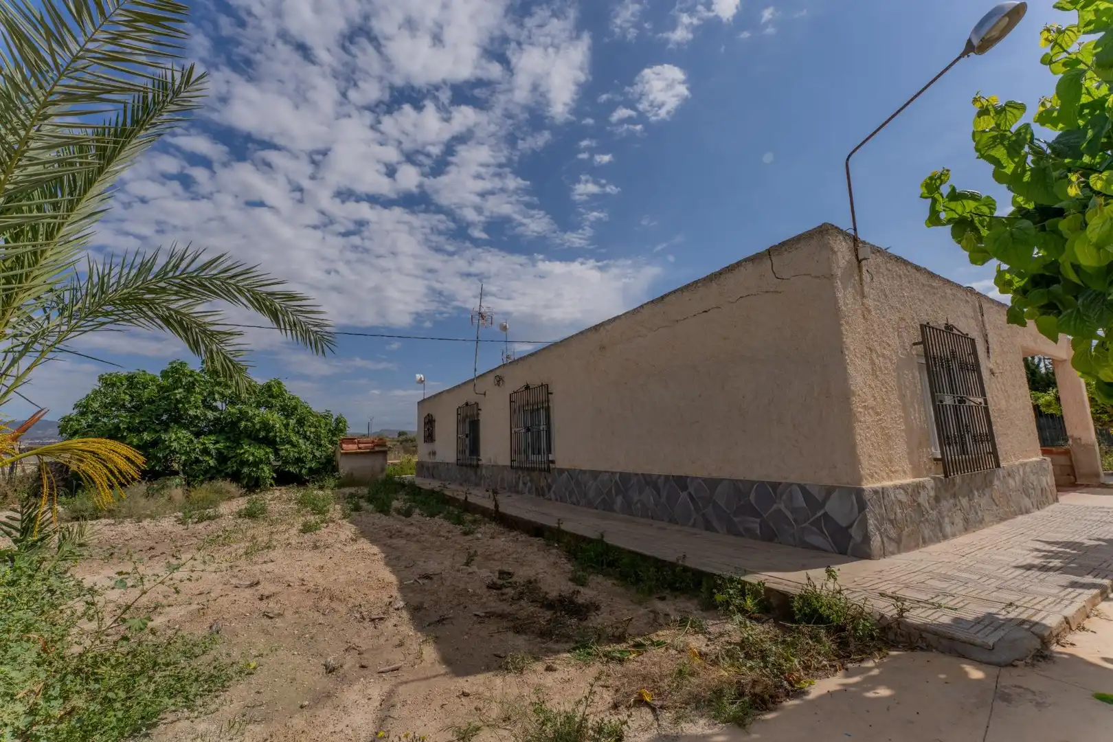 Vista exterior de Casa o xalet en venda en Crevillent amb Piscina