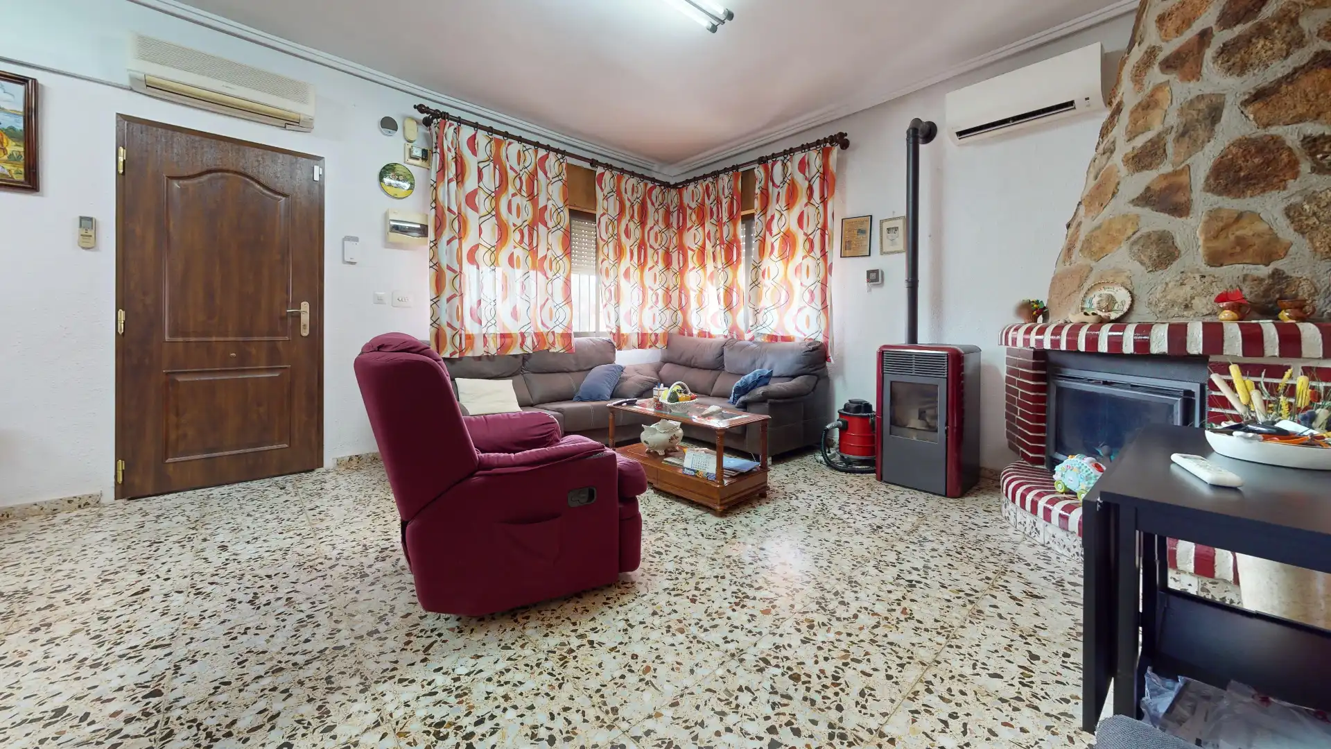 Sala d'estar de Casa o xalet en venda en Vilamarxant amb Aire condicionat, Jardí privat i Terrassa