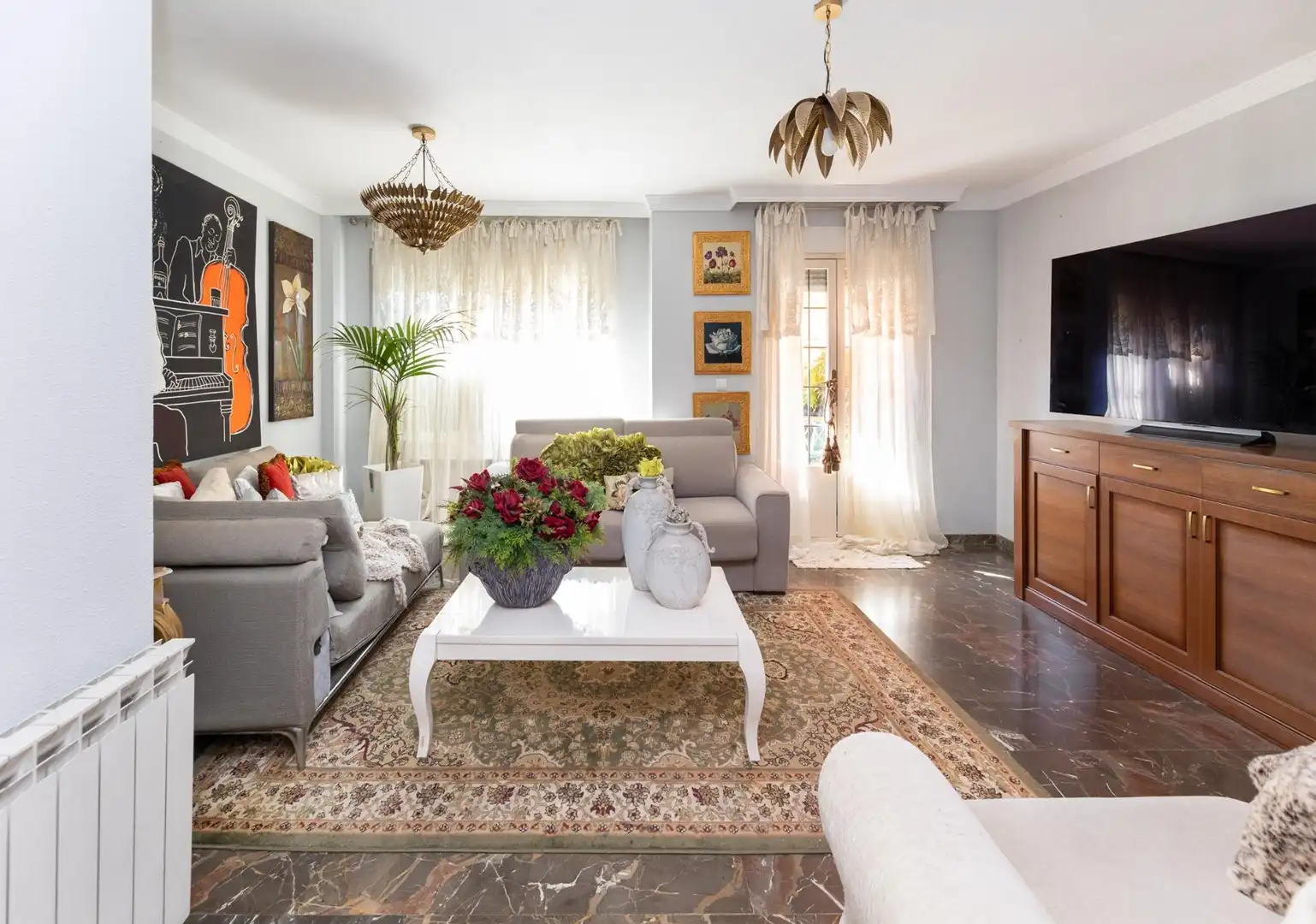 Sala d'estar de Casa adosada en venda en Barrio de la Vega