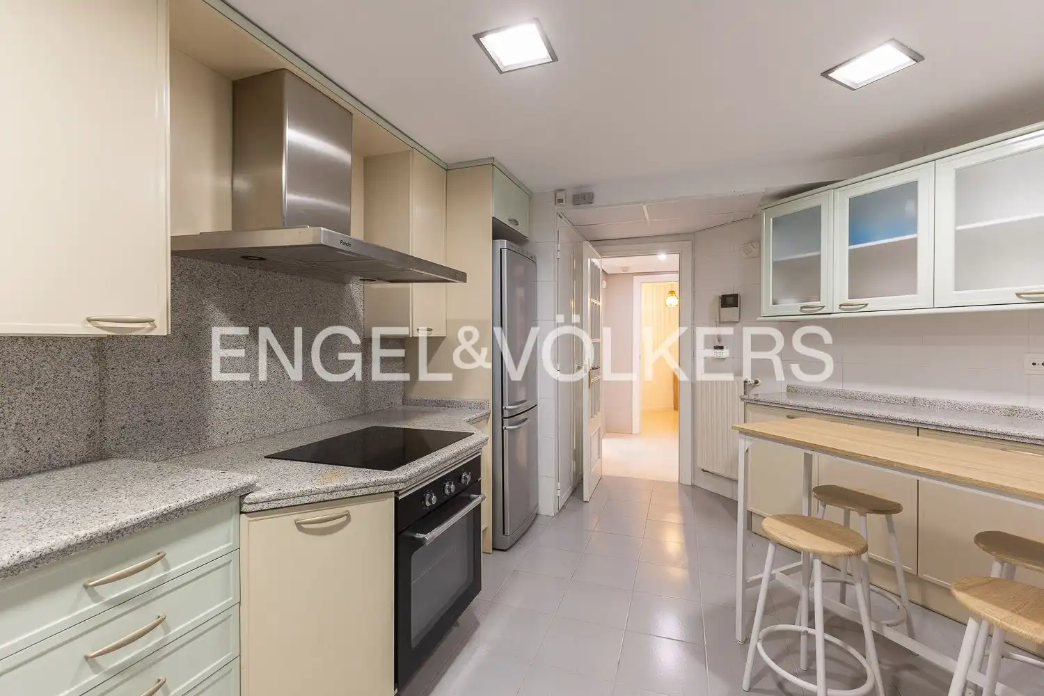 Kitchen of Flat for rent in Valencia  with Air Conditioner, Heating and Terrace
