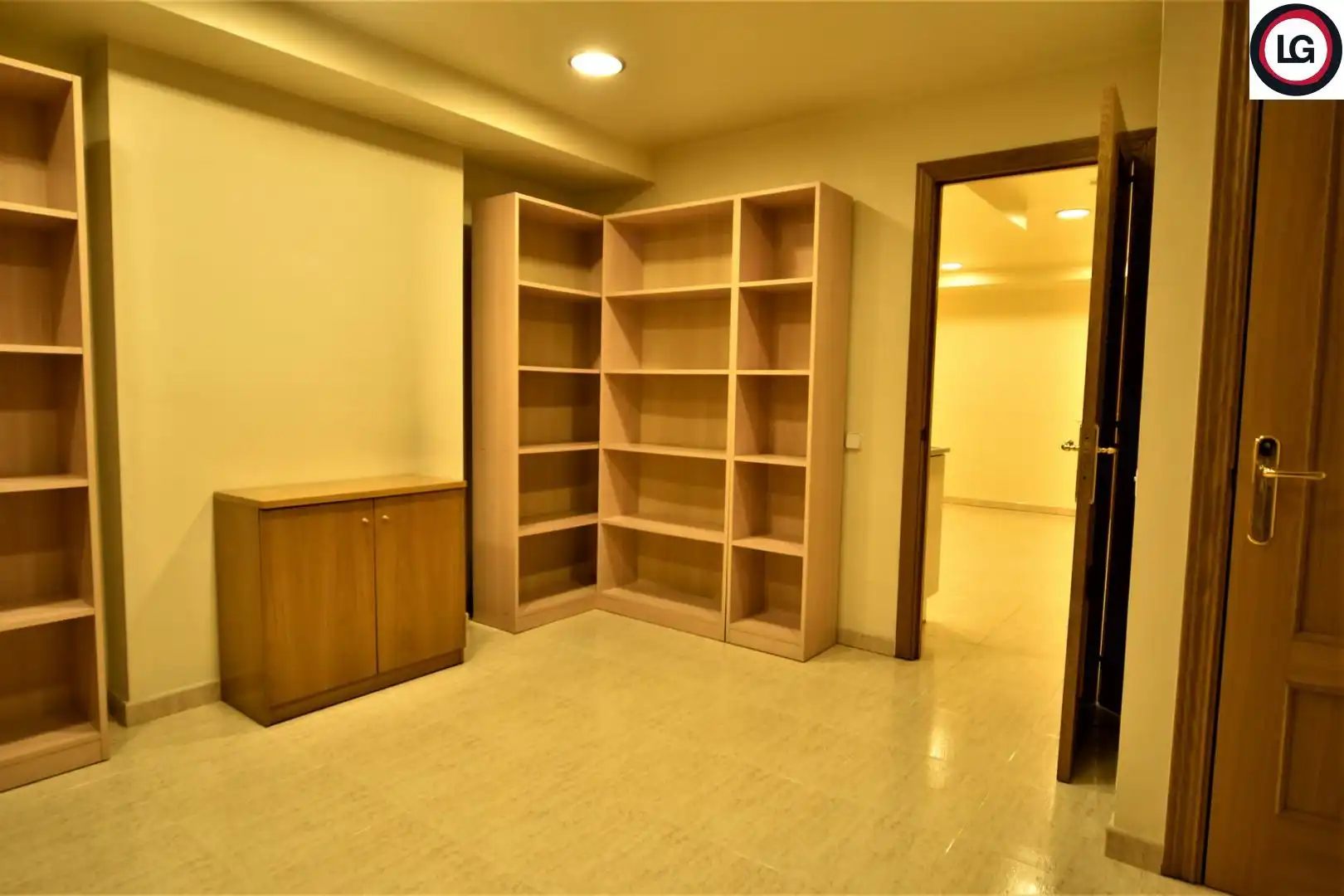 Office space with lift for sale in Pallars 6, imagen 28
