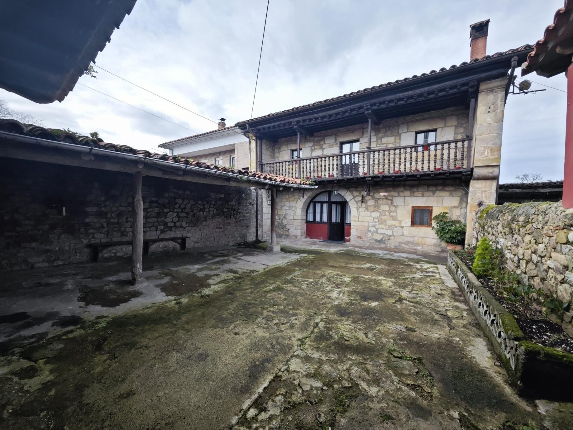 Exterior view of House or chalet for sale in Mazcuerras  with Private garden and Balcony