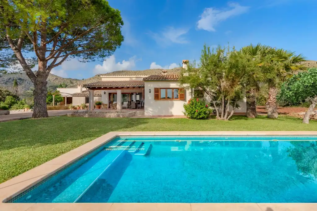 Casa rústica con piscina en venta en Pollença Poble