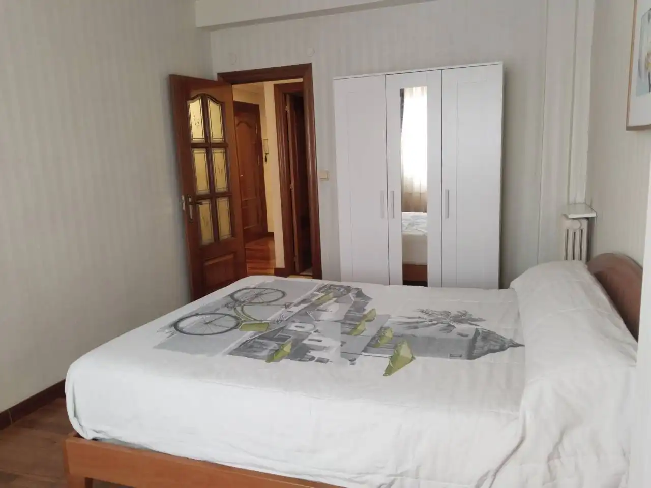 Habitación de Piso de alquiler en Burgos con Calefacción, Parquet y Amueblado