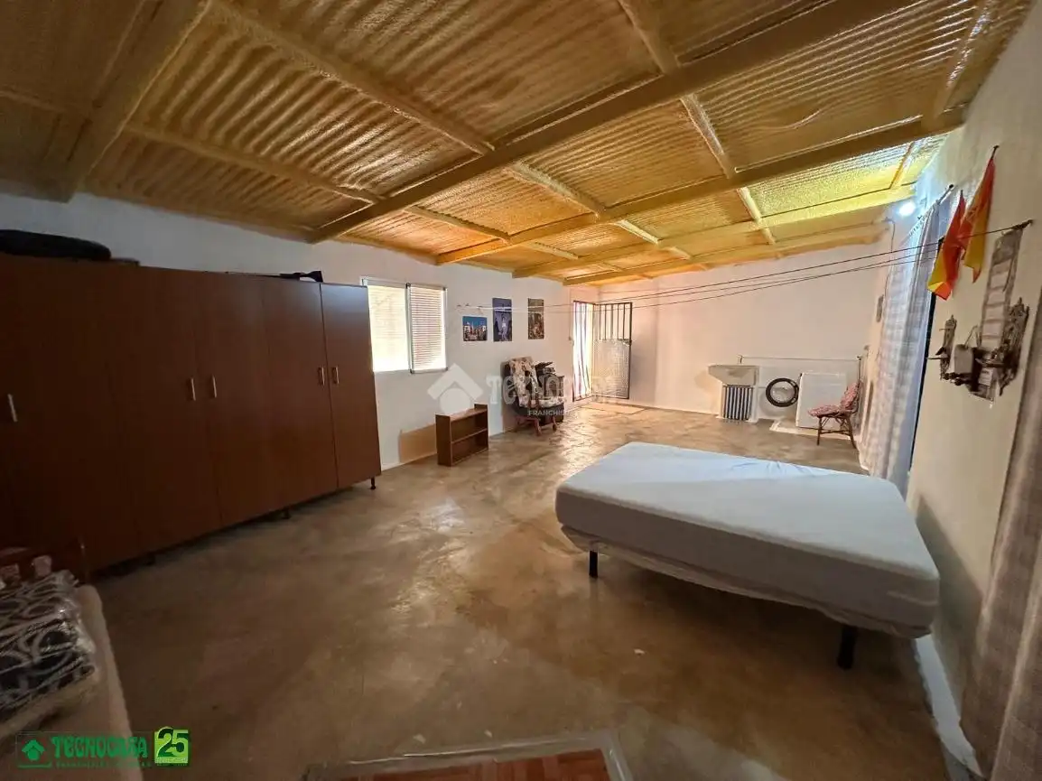 Casa adosada en venta en La Solana   con Terraza