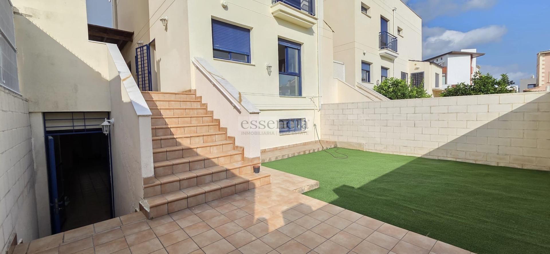 Terrassa de Casa o xalet en venda en Gandia amb Aire condicionat, Jardí privat i Terrassa