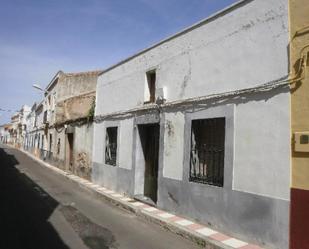 Vista exterior de Casa o xalet en venda en Campanario amb Jardí privat