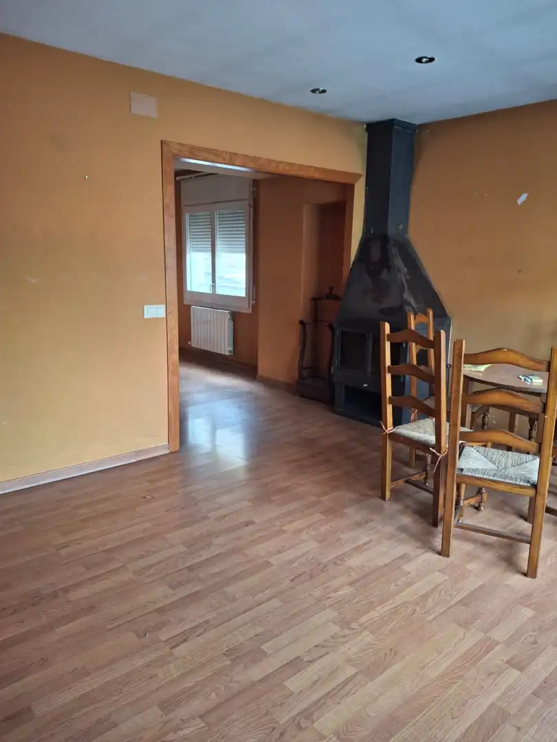 Sala de estar de Casa adosada en venta en Olot