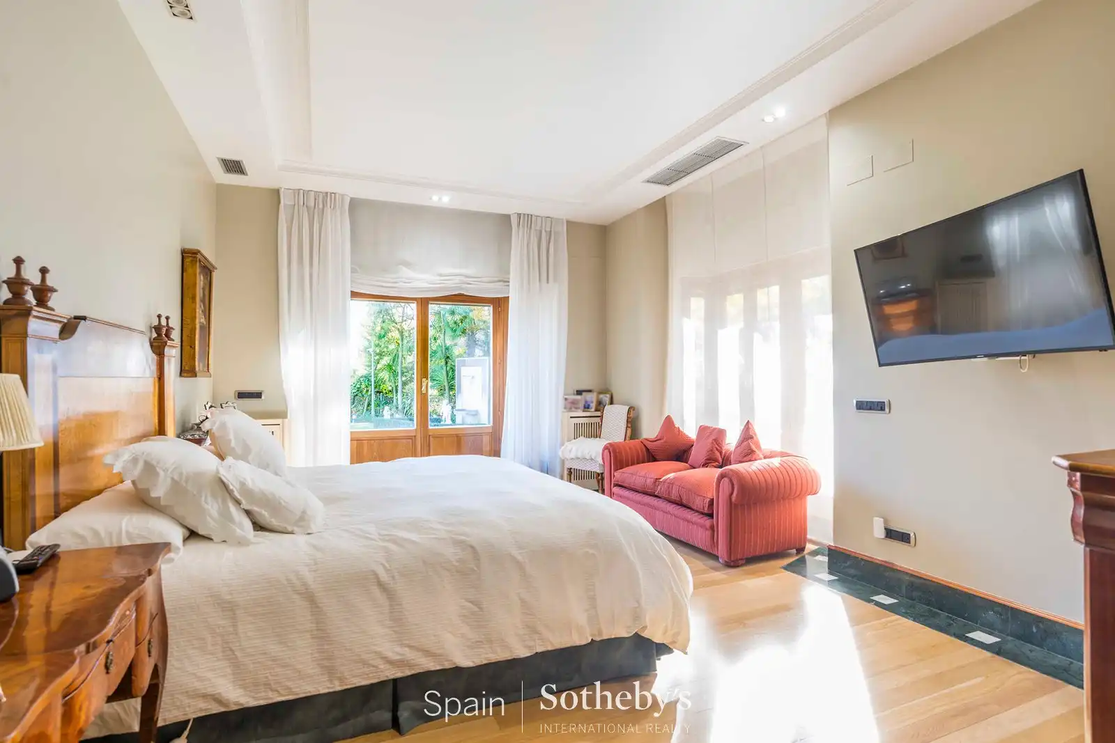 Habitación de Casa o chalet en venta en Madrid con Calefacción, Jardín privado y Piscina