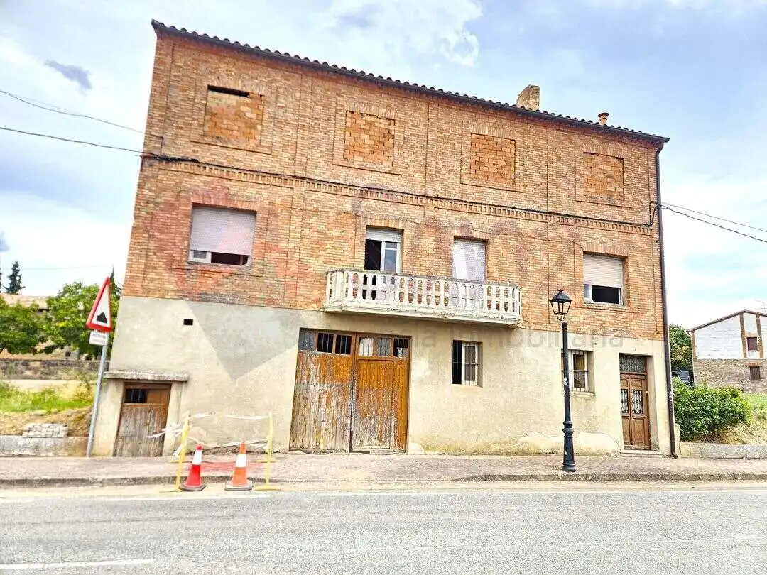 Vista exterior de Casa o xalet en venda en Cañas amb Terrassa, Traster i Balcó