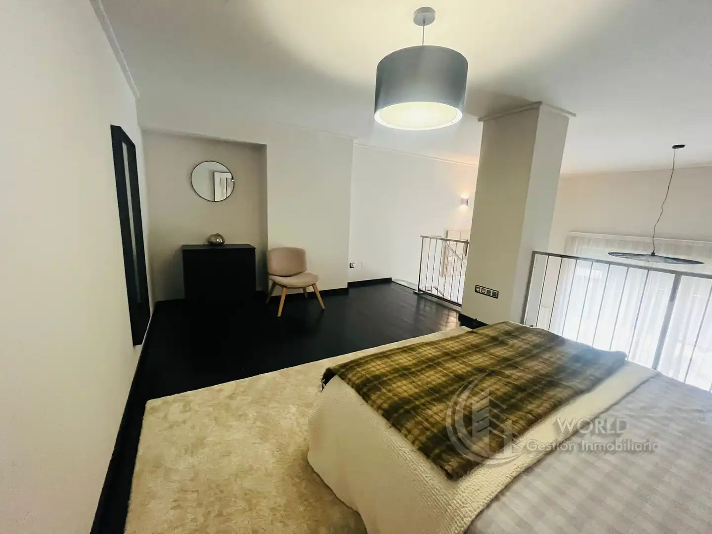 Habitación de Dúplex de alquiler en Madrid con Aire acondicionado, Calefacción y Amueblado