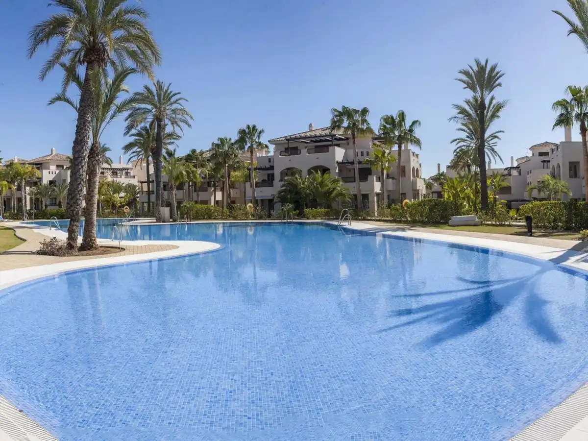 Apartment mit Pool zum Verkauf in Nueva Andalucía