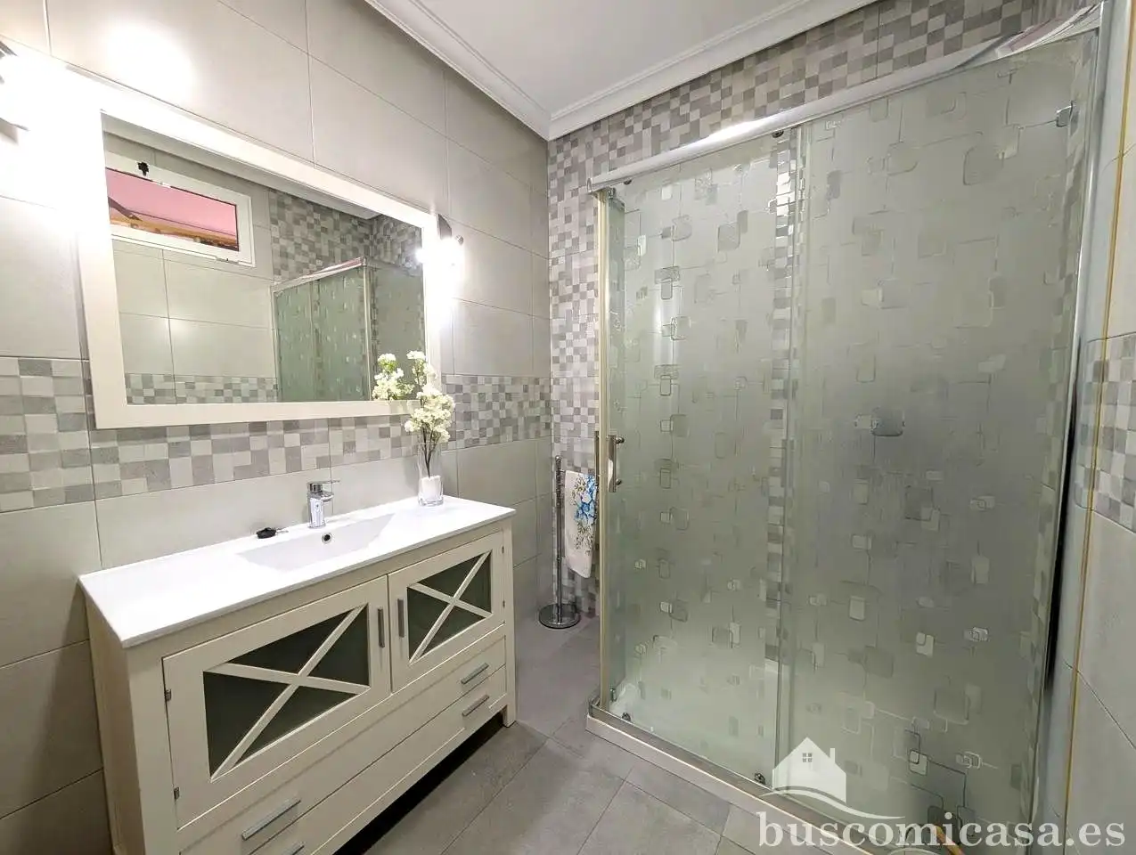 Baño de Piso de alquiler en Linares con Aire acondicionado y Amueblado