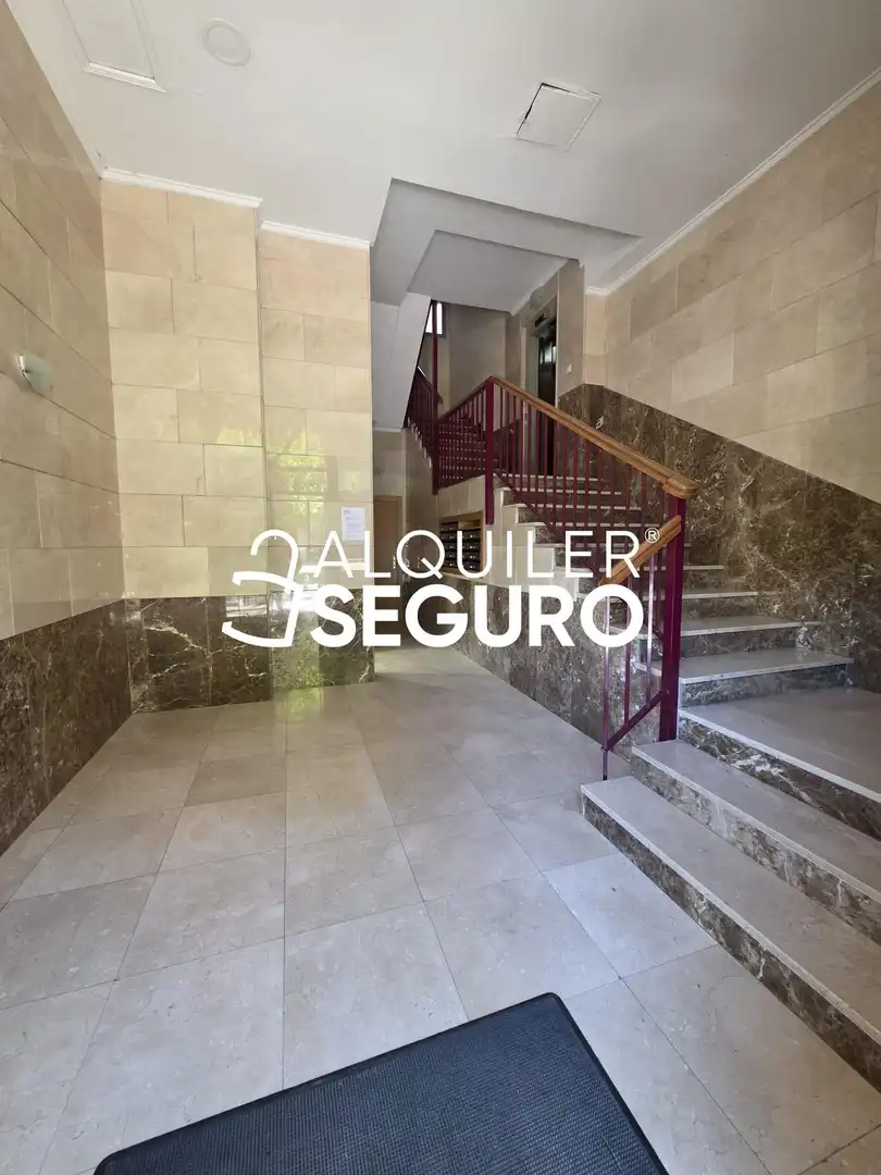 Wohnung zur Miete in Burgos mit Heizung, Terrasse und Möbliert