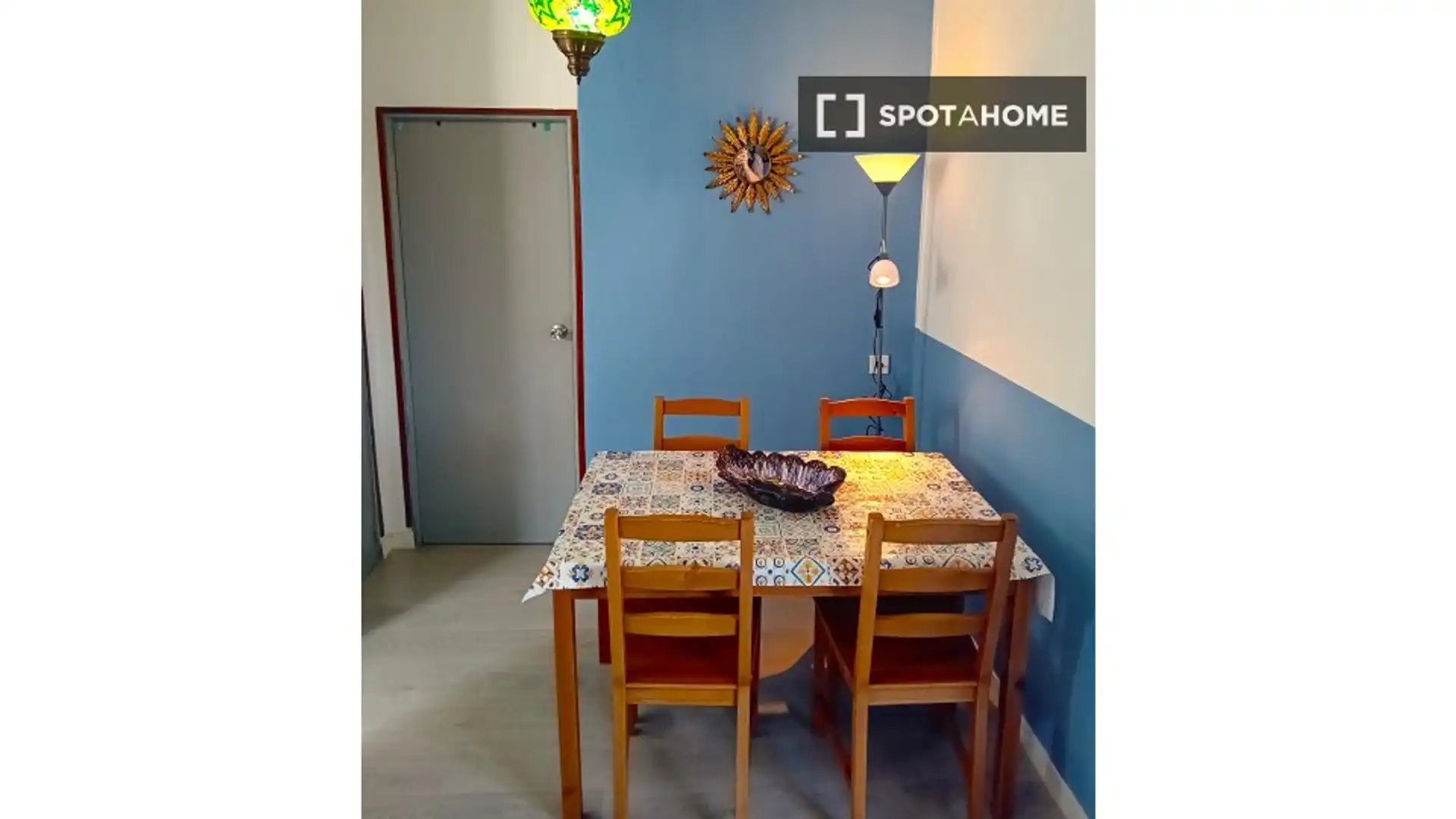 Comedor de Piso de alquiler en  Madrid Capital con Aire acondicionado, Calefacción y Amueblado