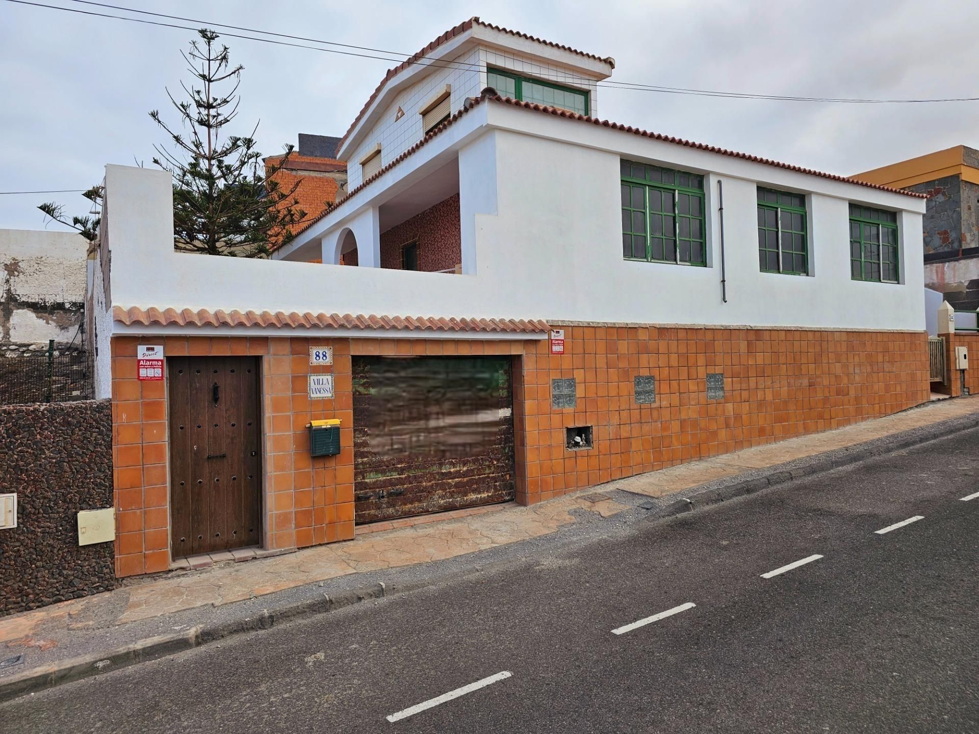 Exterior view of House or chalet for sale in Telde  with Private garden, Terrace and Storage room