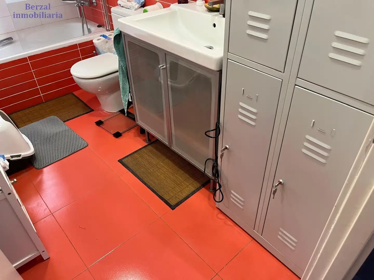 Bathroom of Flat for sale in  Logroño  with Air Conditioner, Heating and Terrace