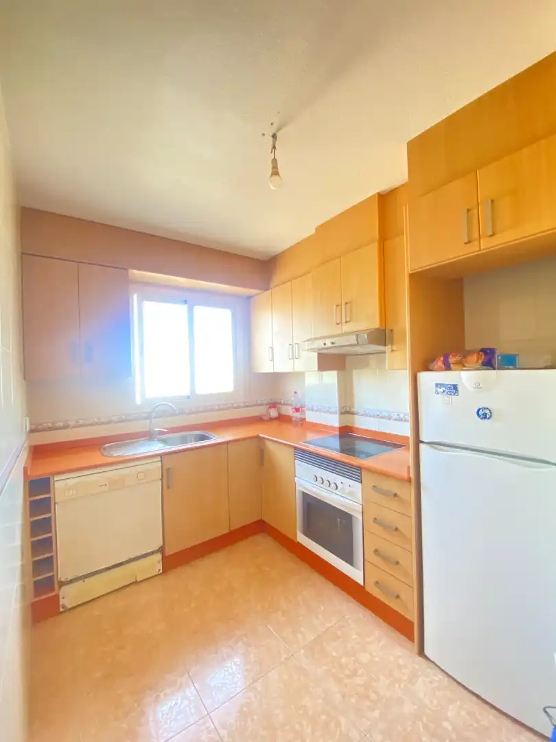 Cuina de Apartament en venda en Águilas amb Moblat, Forn i Rentadora