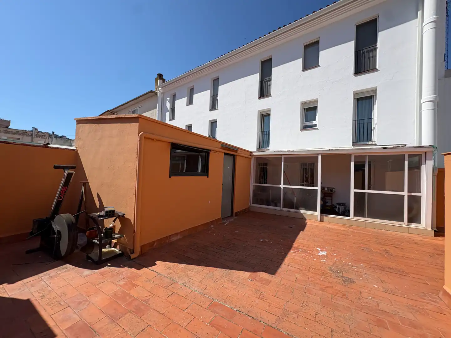 Vista exterior de Apartament en venda en Roses amb Aire condicionat, Terrassa i Balcó