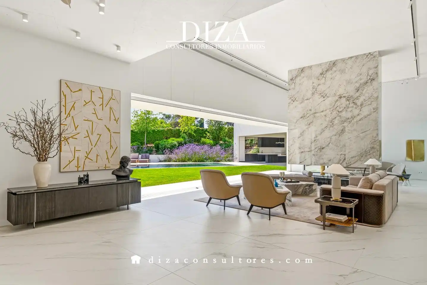 Sala de estar de Casa o chalet en venta en Pozuelo de Alarcón con Aire acondicionado, Calefacción y Jardín privado