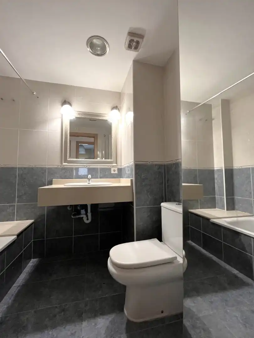 Bathroom of Flat for sale in Calonge i Sant Antoni  with Air Conditioner, Heating and Parquet flooring