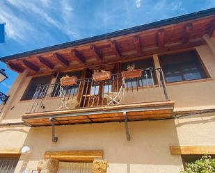 Außenansicht von Haus oder Chalet zum verkauf in Villarluengo mit Balkon