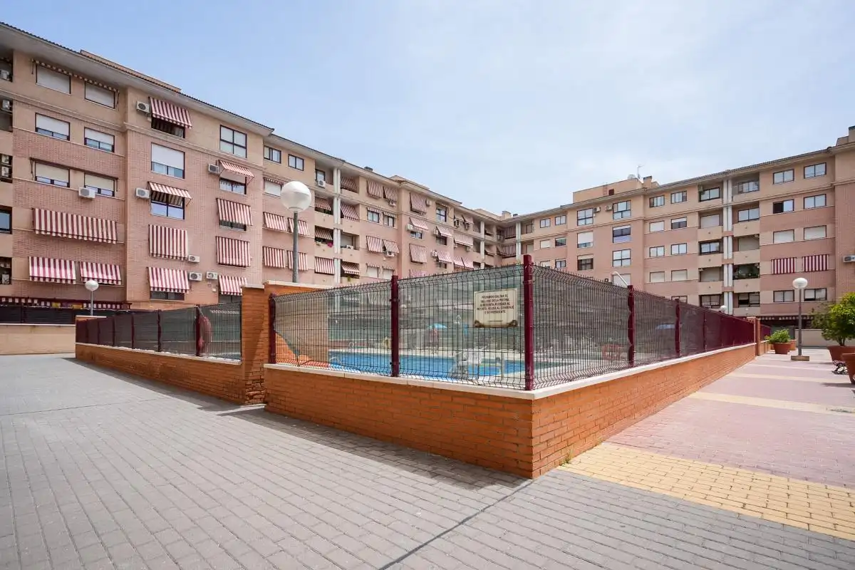 Vista exterior de Piso en venta en Torrejón de Ardoz con Aire acondicionado, Calefacción y Jardín privado