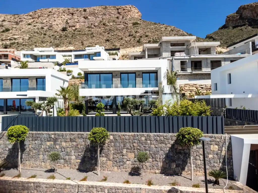 Casa amb terrassa en venda a Golf Bahía, imagen 4