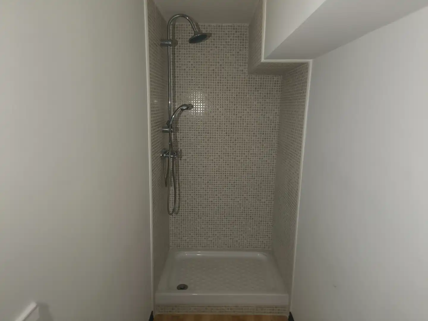 Bany de Local de lloguer en Fuenlabrada amb Aire condicionat, Parquet i Alarma