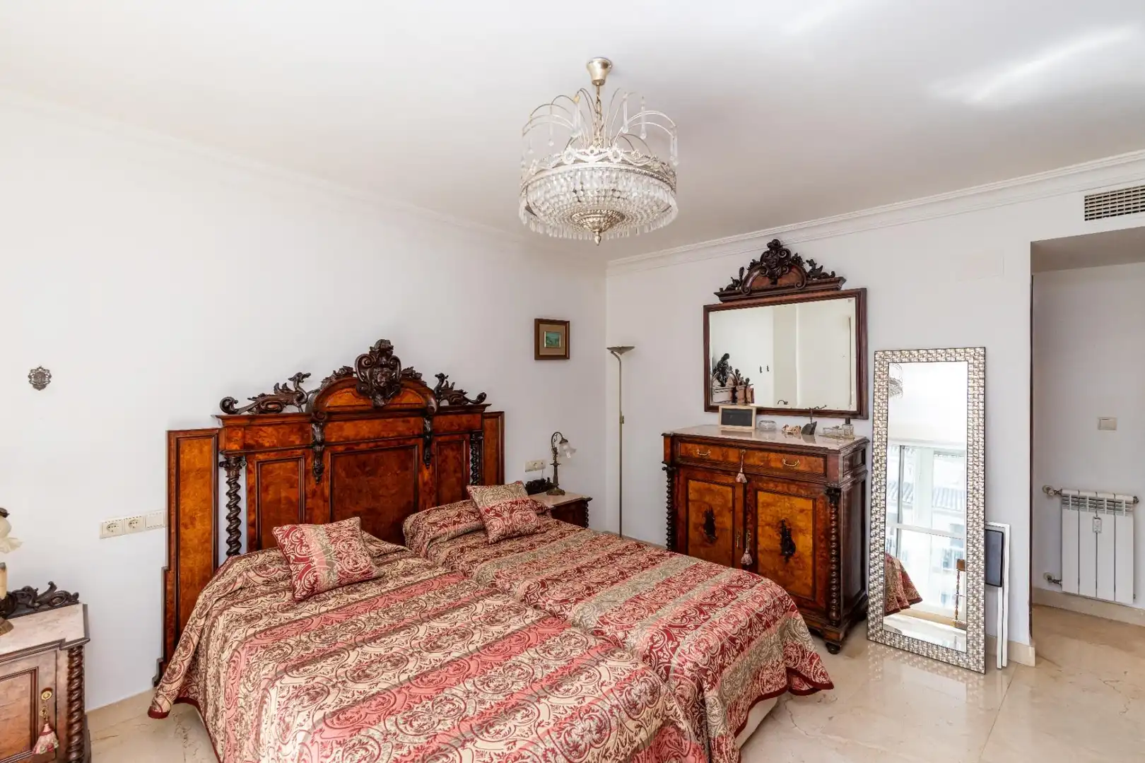 Bedroom of Flat for rent in Granada  with Air Conditioner, Furnished and Balcony