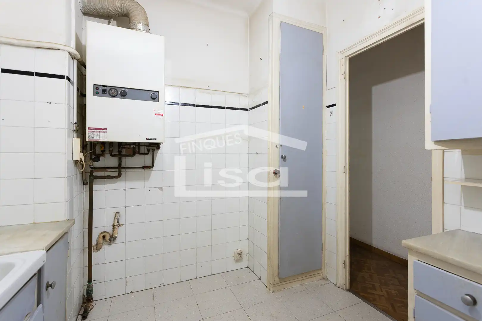 Cocina de Piso en venta en Barcelona con Calefacción, Trastero y Balcón
