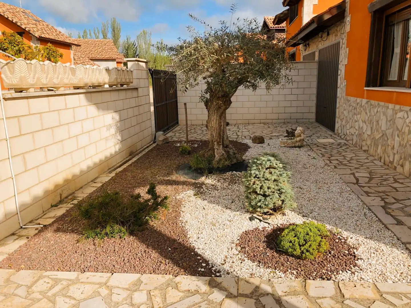 Jardí de Casa o xalet en venda en Grijota amb Calefacció, Jardí privat i Traster