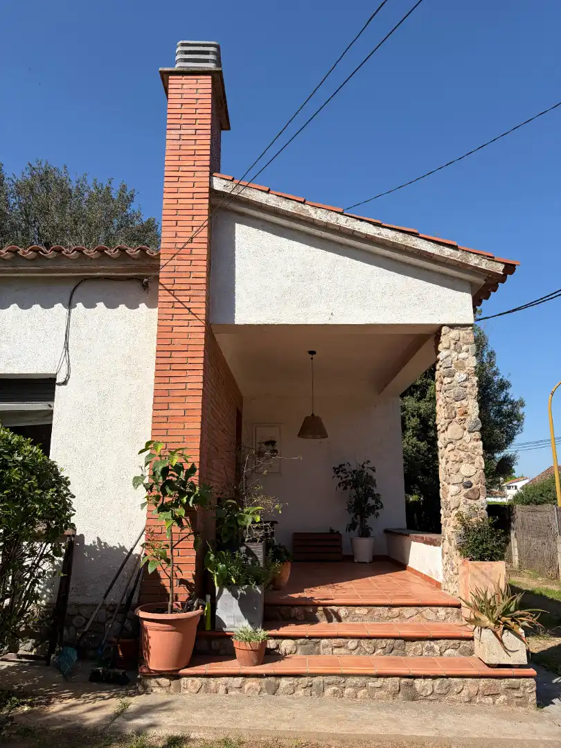 Vista exterior de Casa o xalet en venda en Sant Cugat del Vallès amb Calefacció, Jardí privat i Terrassa