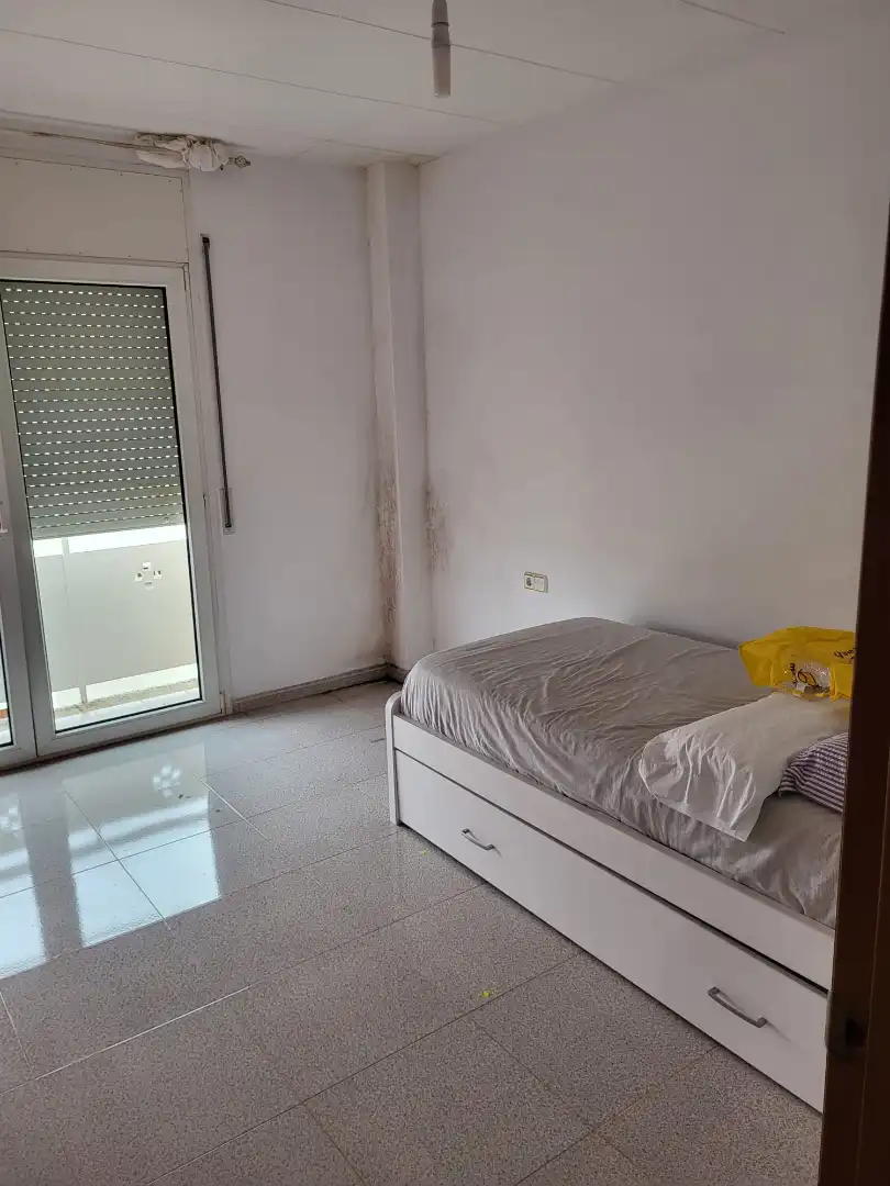 Schlafzimmer von Wohnung zur Miete in Vilobí d'Onyar mit Klimaanlage, Heizung und Ofen