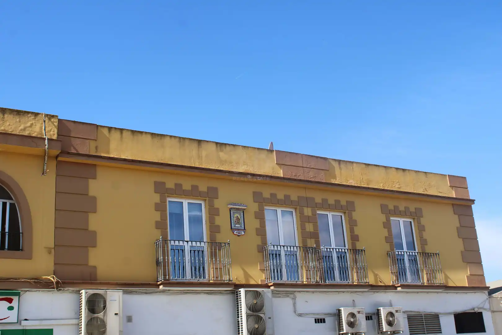 Vista exterior de Casa o xalet en venda en Dos Hermanas amb Aire condicionat, Calefacció i Terrassa
