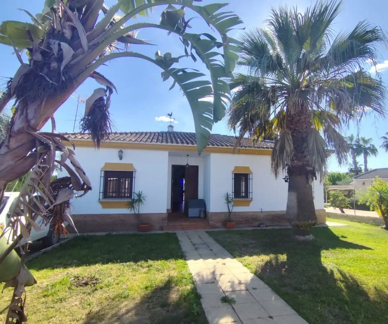 Jardí de Casa o xalet en venda en Hinojos amb Aire condicionat, Calefacció i Jardí privat