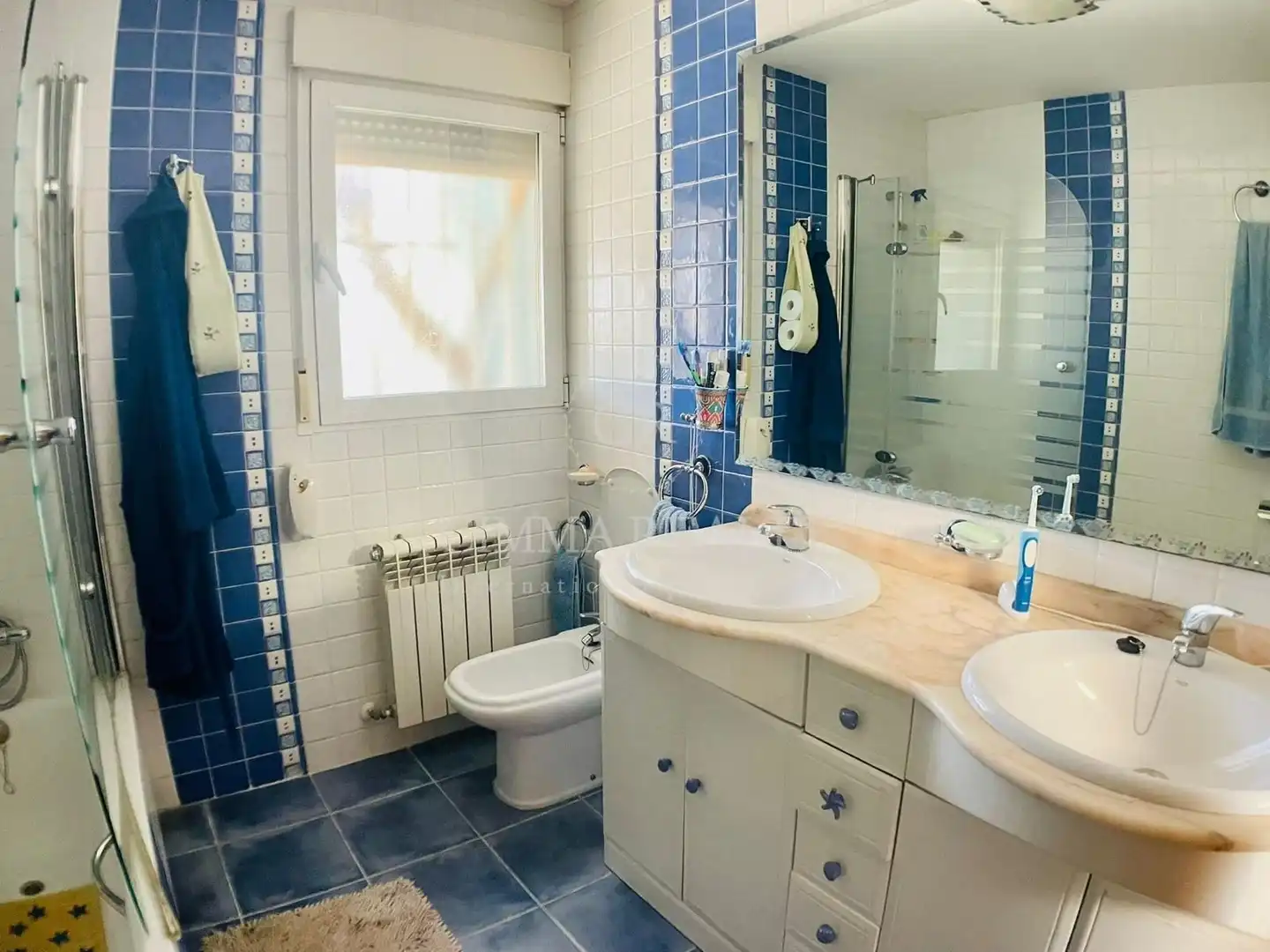 Bathroom of Houses for sale in L'Alfàs del Pi  with Air Conditioner, Heating and Private garden