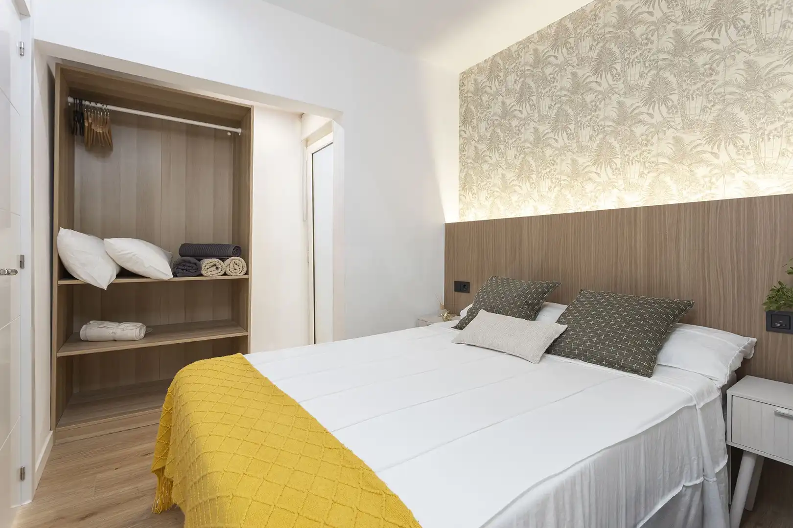 Schlafzimmer von Einfamilien-Reihenhaus zum Verkauf in Badalona mit Klimaanlage, Heizung und Terrasse