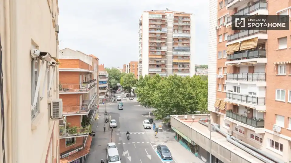 Vista exterior de Piso de alquiler en Madrid con Aire acondicionado, Calefacción y Amueblado