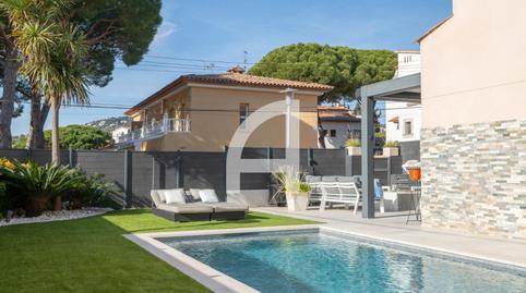 Foto 3 de Casa adosada en venda a Fenals, Girona