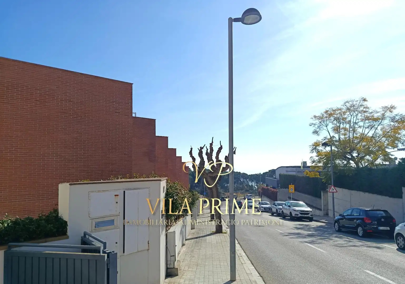 Vista exterior de Casa adosada en venda en Caldes d'Estrac amb Terrassa i Traster