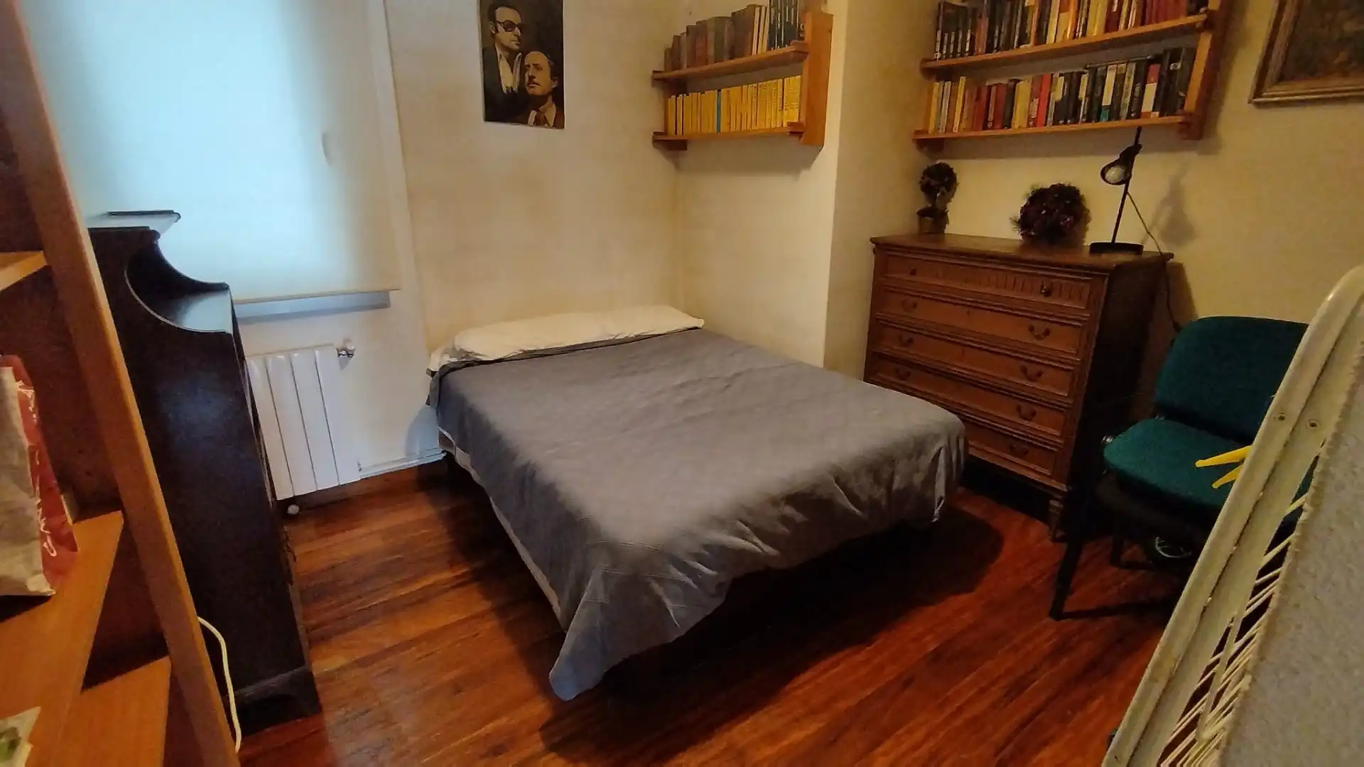 Dormitori de Apartament en venda en Baiona amb Calefacció i Moblat