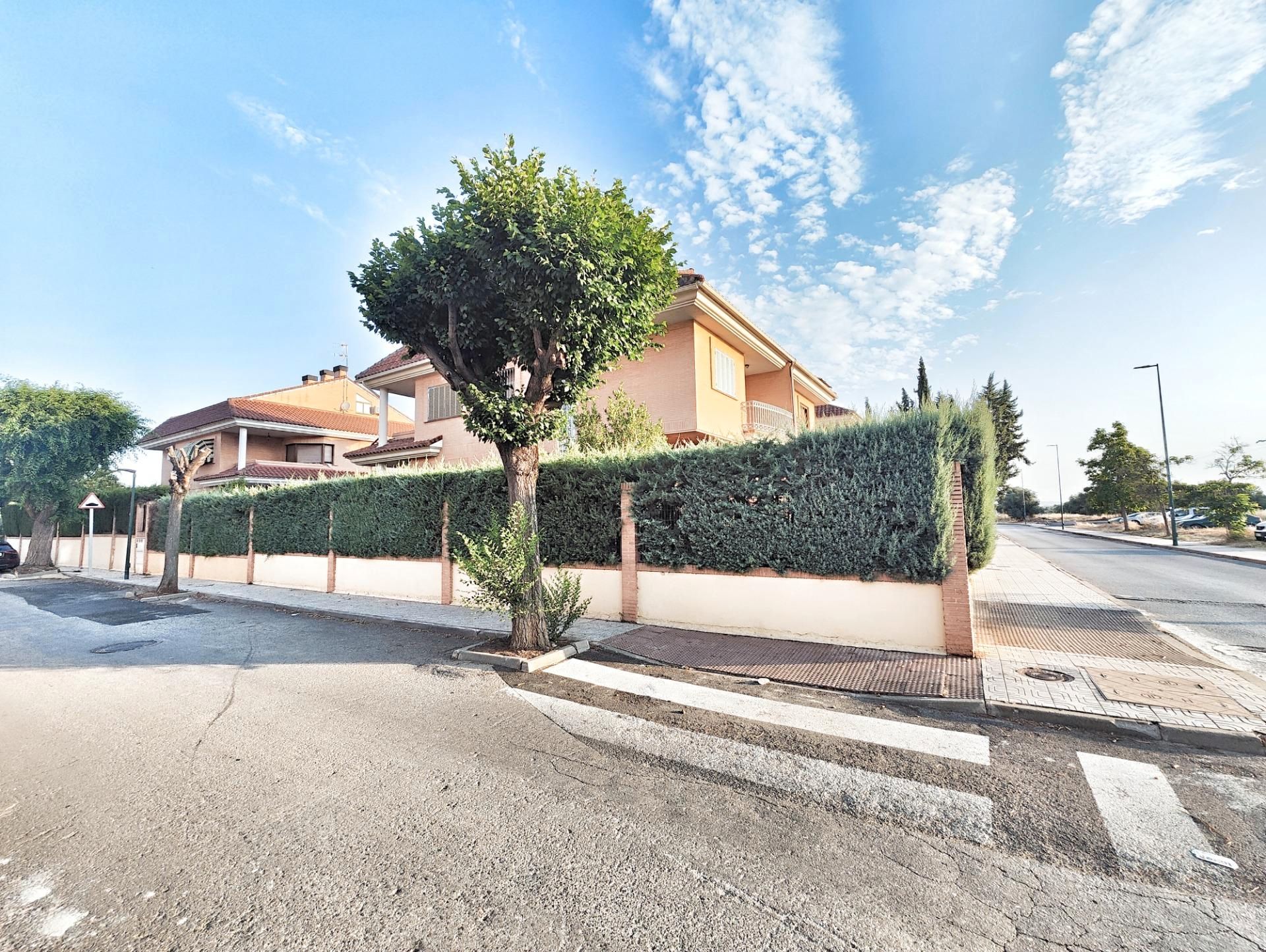 Exterior view of House or chalet for sale in Puertollano  with Air Conditioner, Heating and Private garden